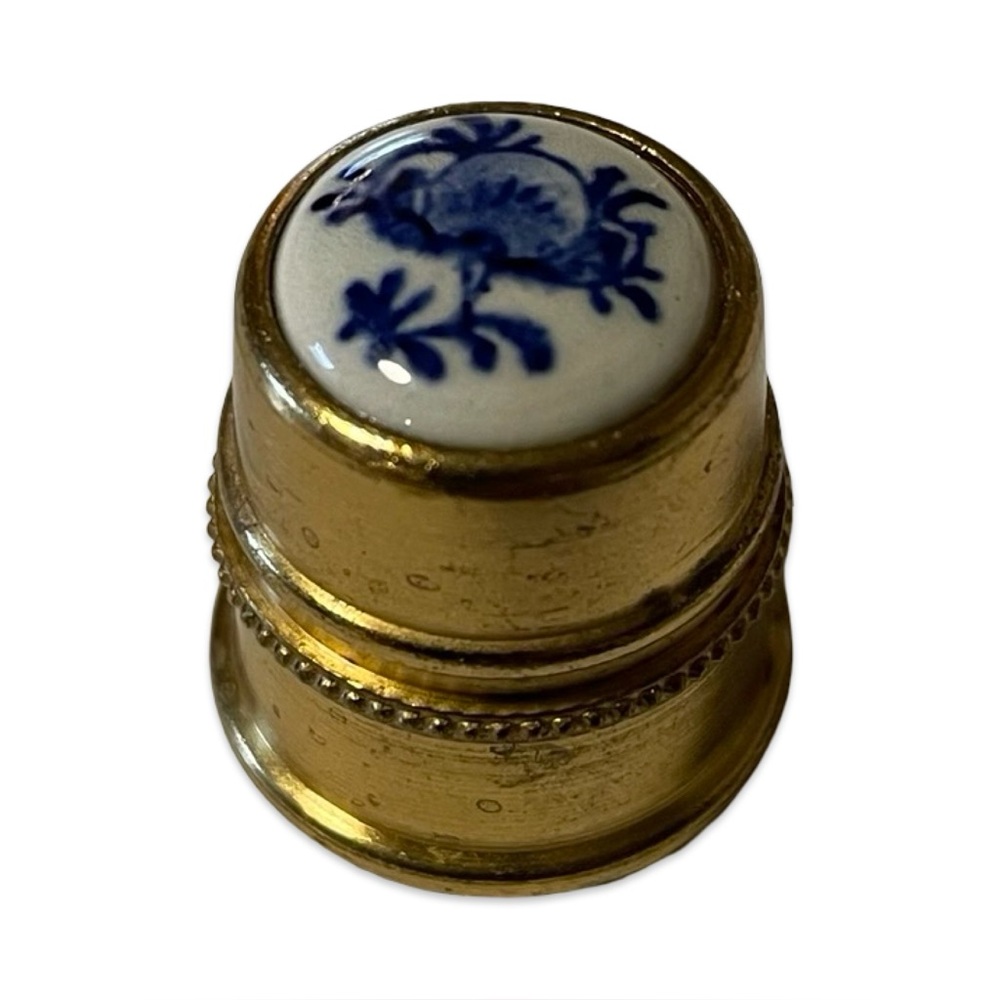 Vintage Thimble – Delft Blue & White Porcelain Top | Brass Base | Collectible